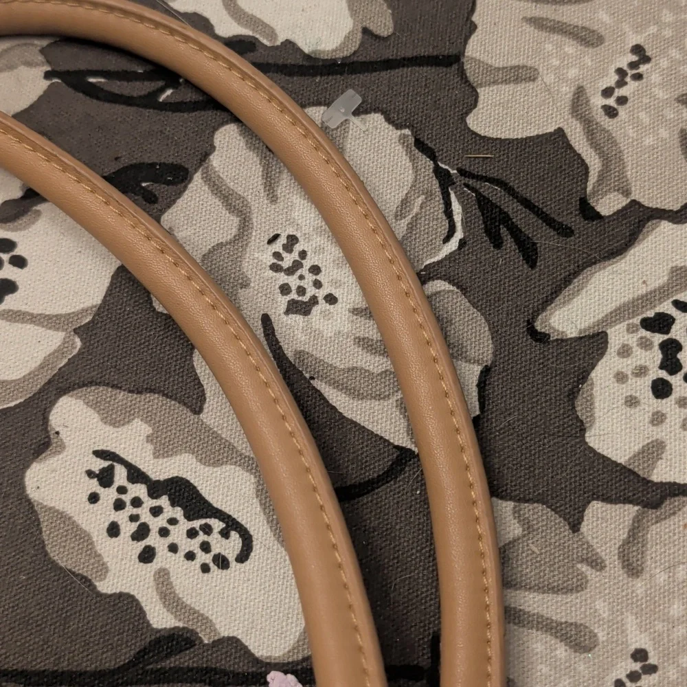 Woven Straw Bag - Picture 9 of 9